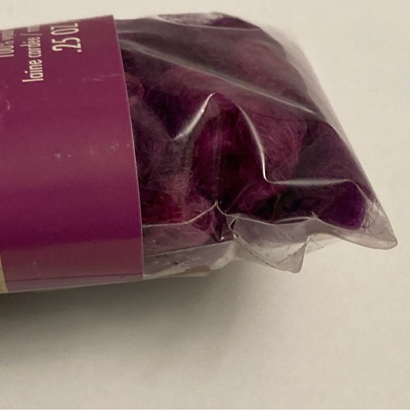 24 Dimensions FeltWorks 100% Wool Purple Curly Roving .25oz Needle Felting Craft - Picture 12 of 16